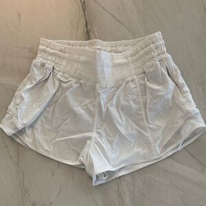 lululemon athletica White Hotty Hot 2.5” Shorts Size 4